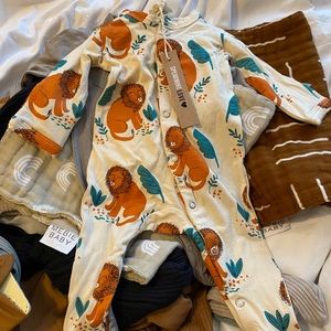 BWNT SpearmintLOVE NB size Footed Onesie